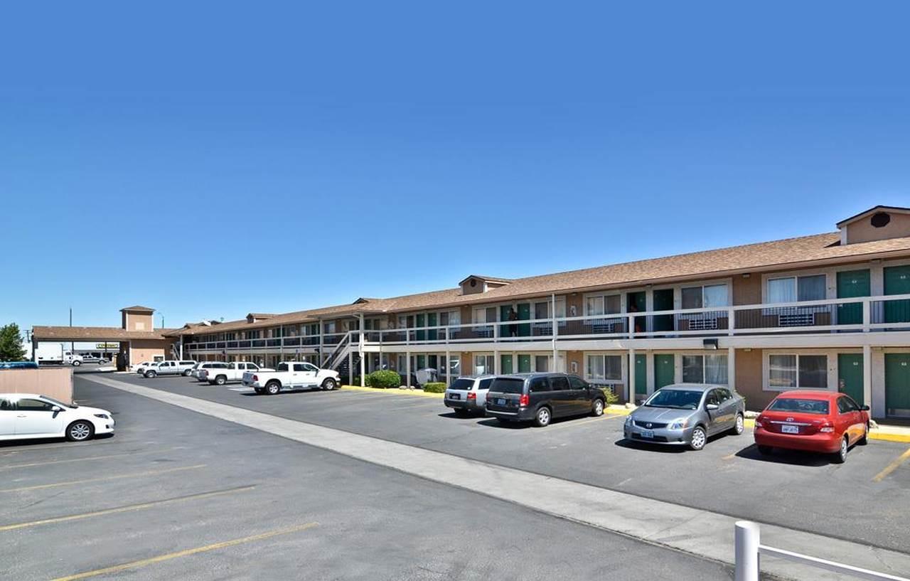 Best Western Fallon Inn & Suites Exterior photo