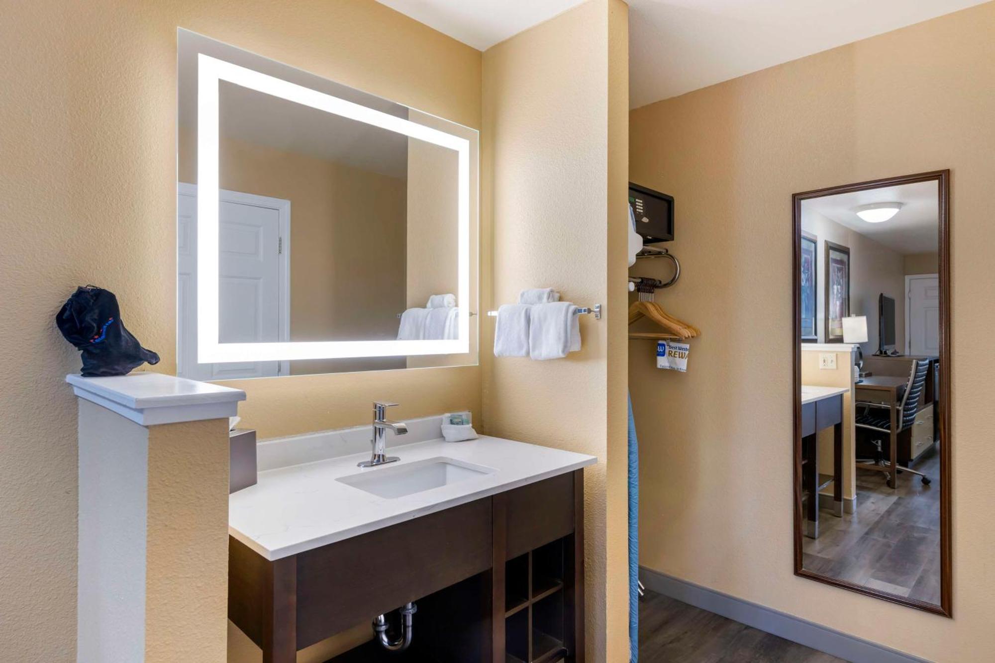 Best Western Fallon Inn & Suites Exterior photo