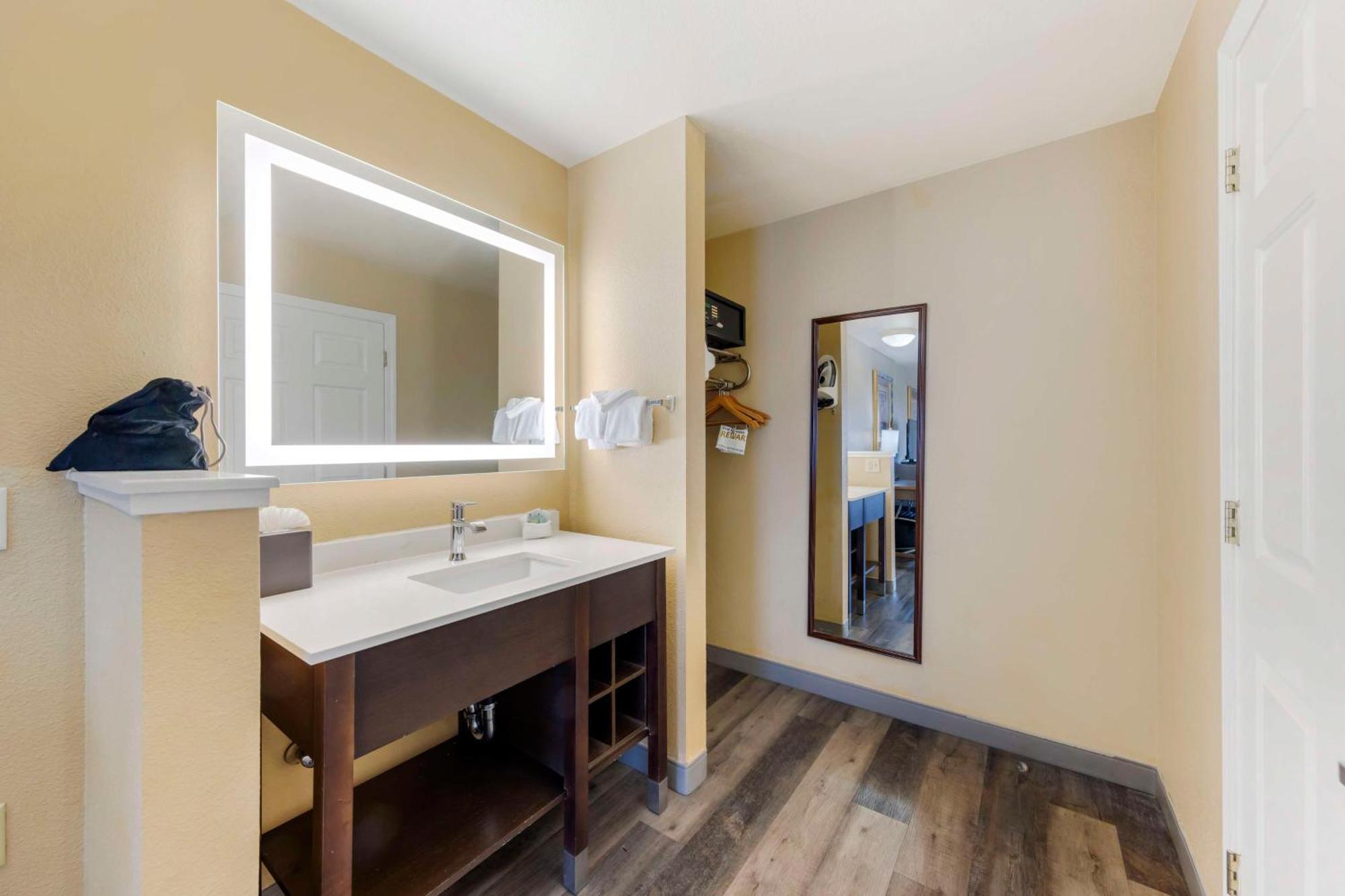 Best Western Fallon Inn & Suites Exterior photo
