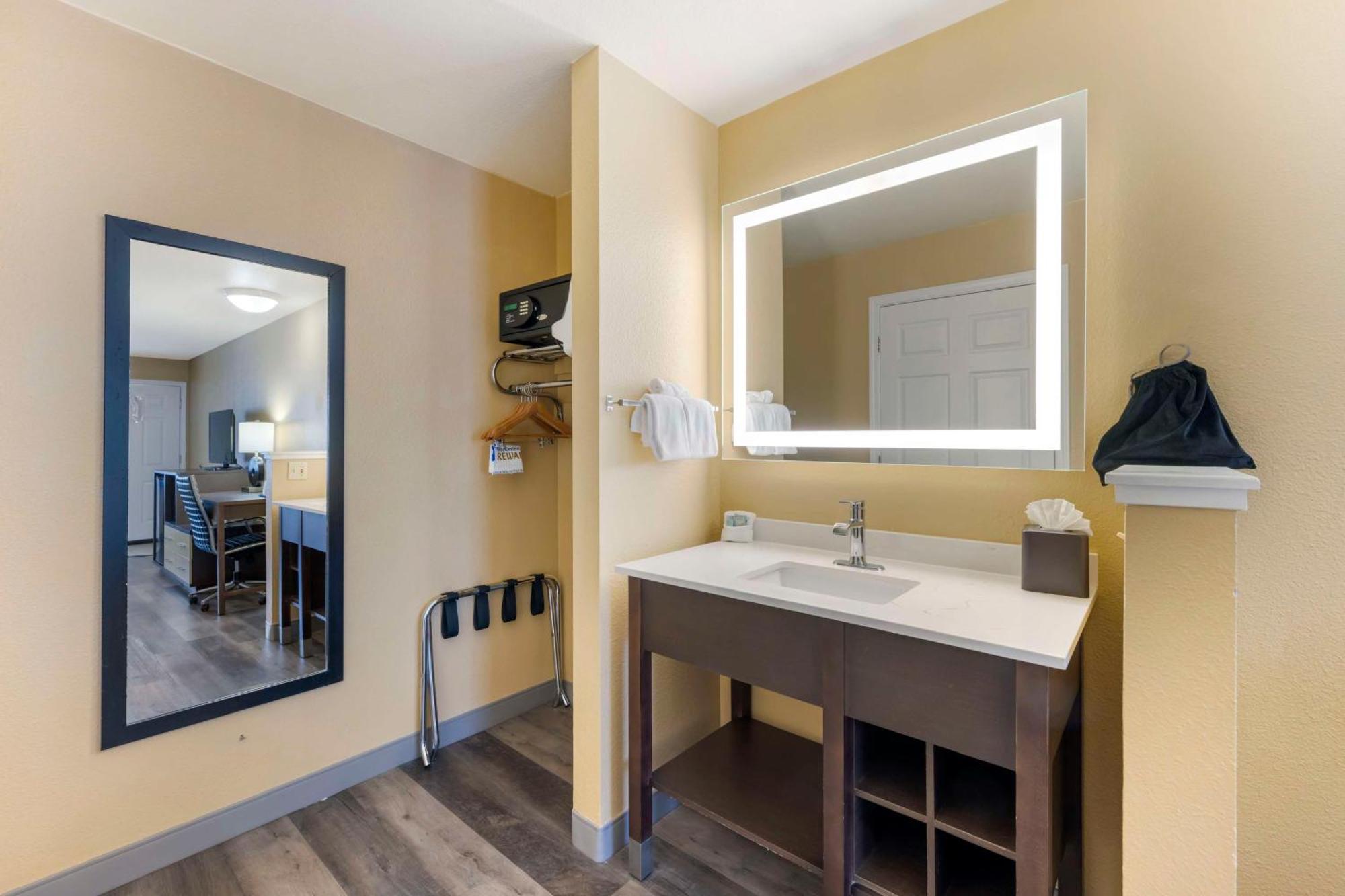 Best Western Fallon Inn & Suites Exterior photo